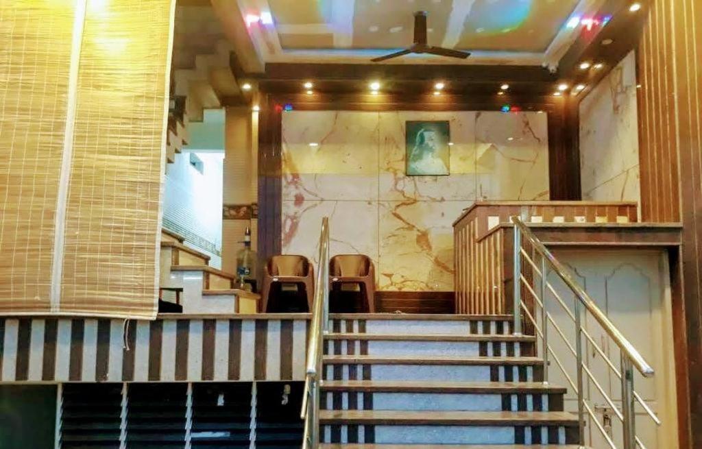 根尼亚古马里 Rehoboth Grand酒店 外观 照片